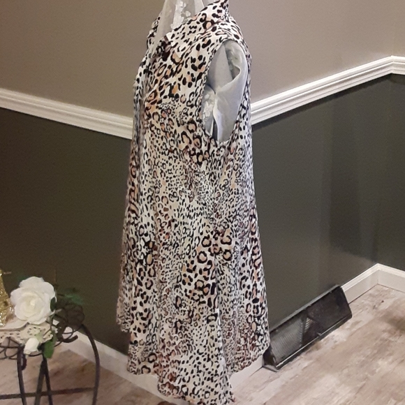 Cupio cheetah print button up collar 's - Picture 2 of 5